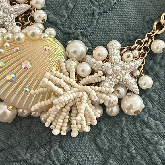 Betsy Johnson Surfmaid iridescent Starfish and Shell Necklace - Picture 3 of 4